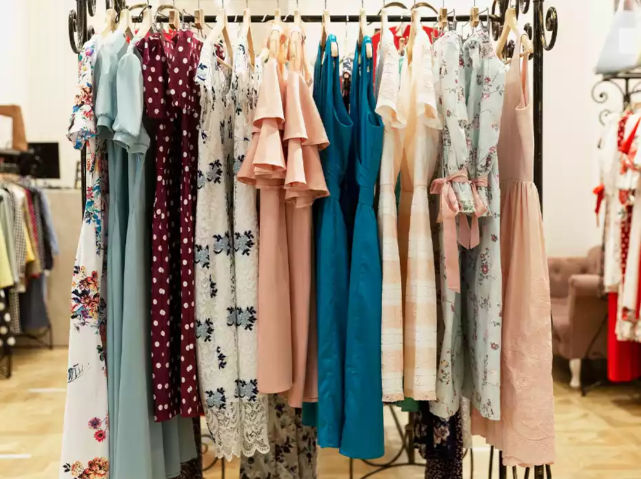 seamless ladies woven garments on hanger